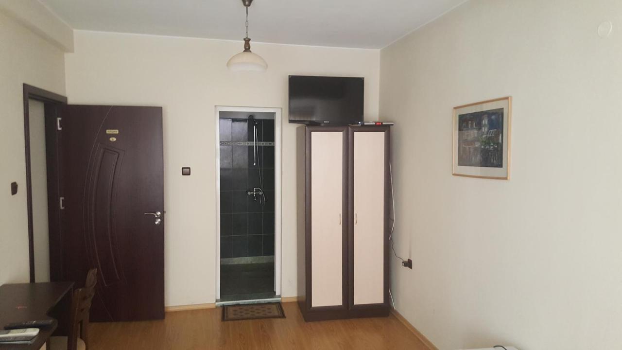 Sachaka Hotel Karlovo Exterior photo